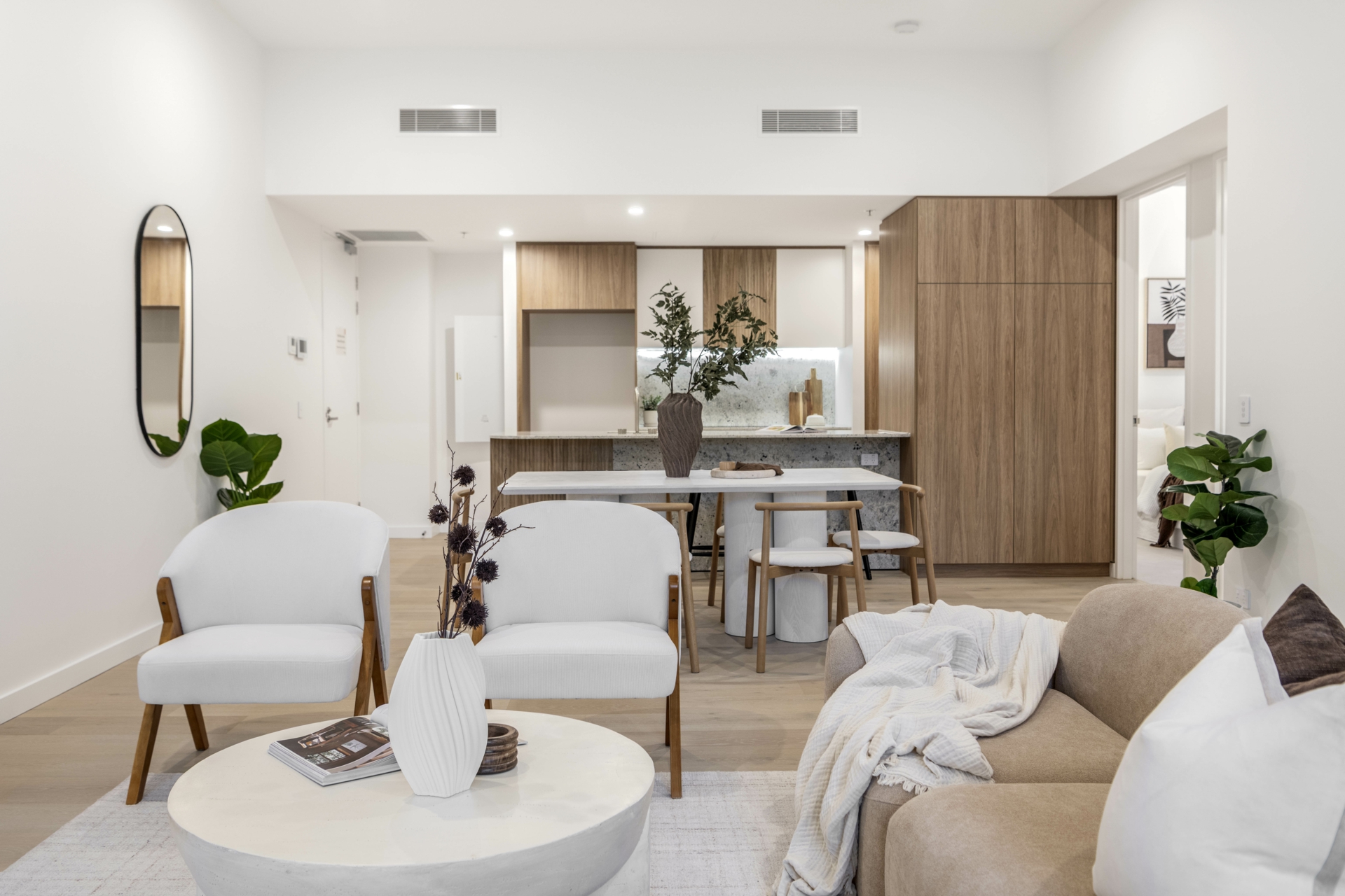 2/62 Constitution Avenue — photo from LJ Hooker Canberra City