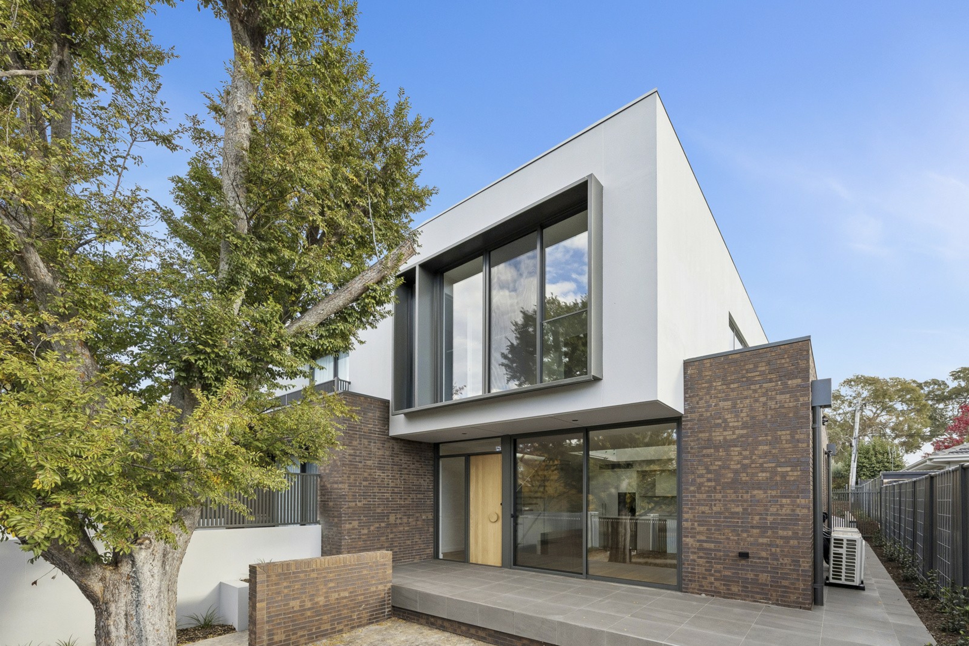 1/48 Stuart Street — photo from LJ Hooker Canberra City