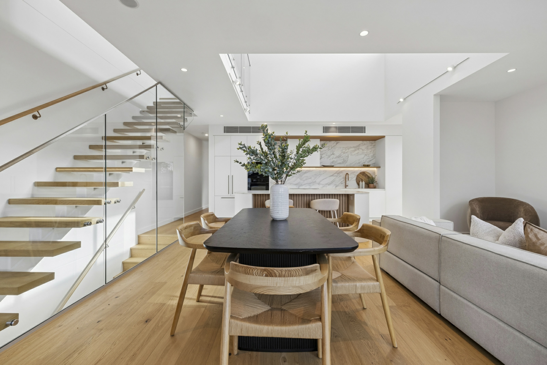 1/48 Stuart Street — photo 2 of 30