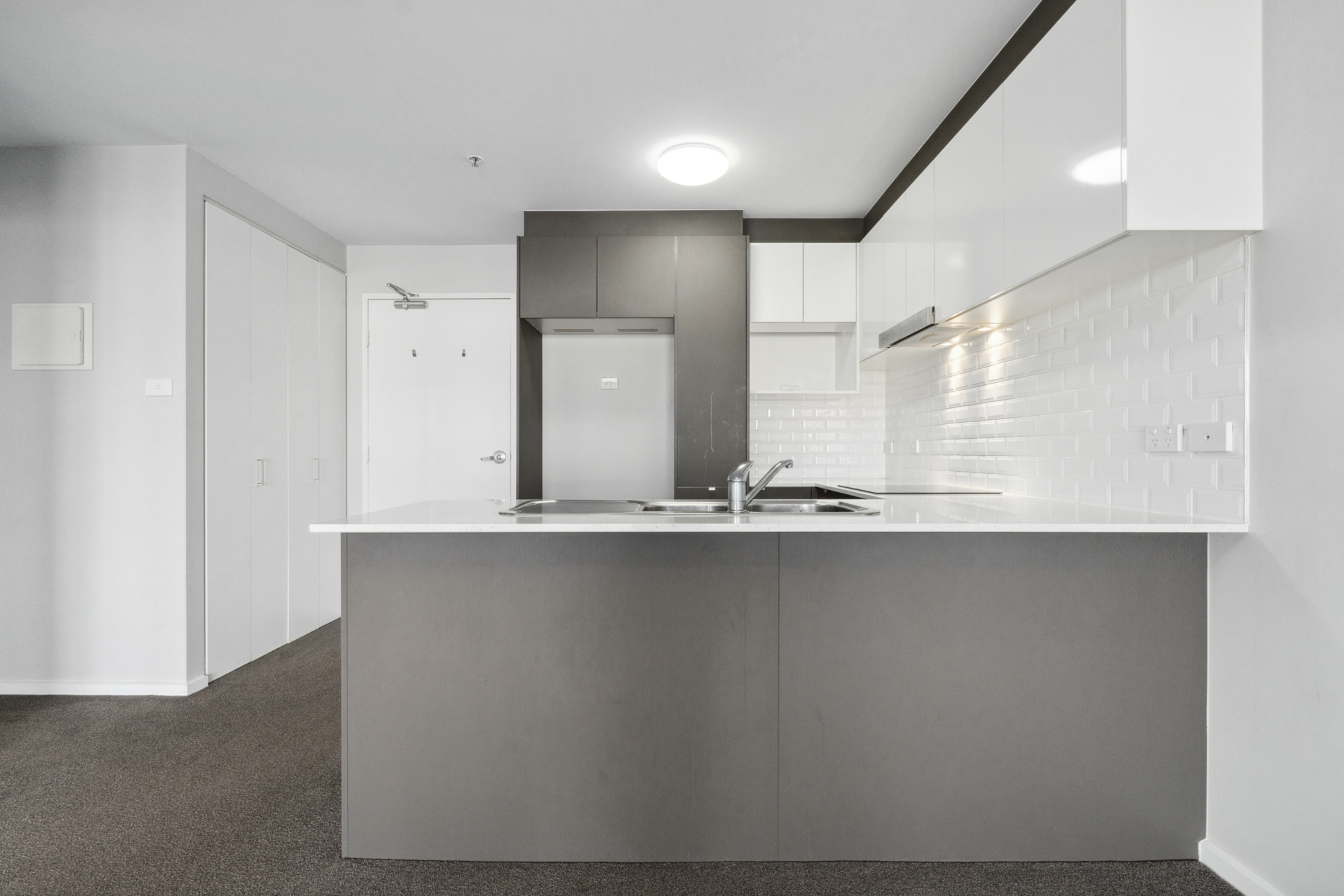 10/311 Anketell Street — photo 3 of 15
