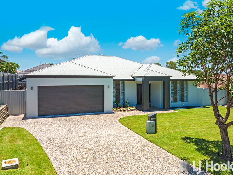 7 Magnetic Place, Redland Bay