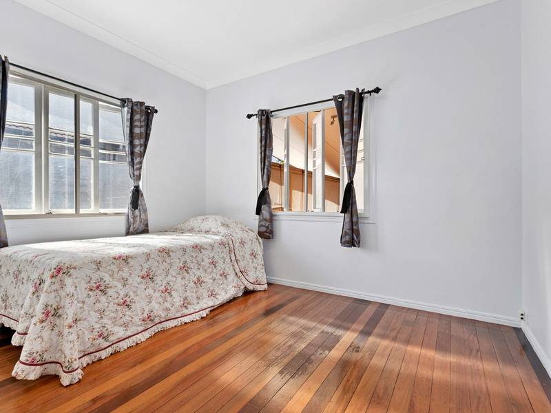 19 MacKenzie Street, MANLY WEST