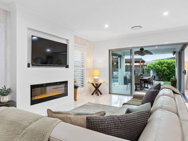 10 Nadine Crescent, THORNLANDS