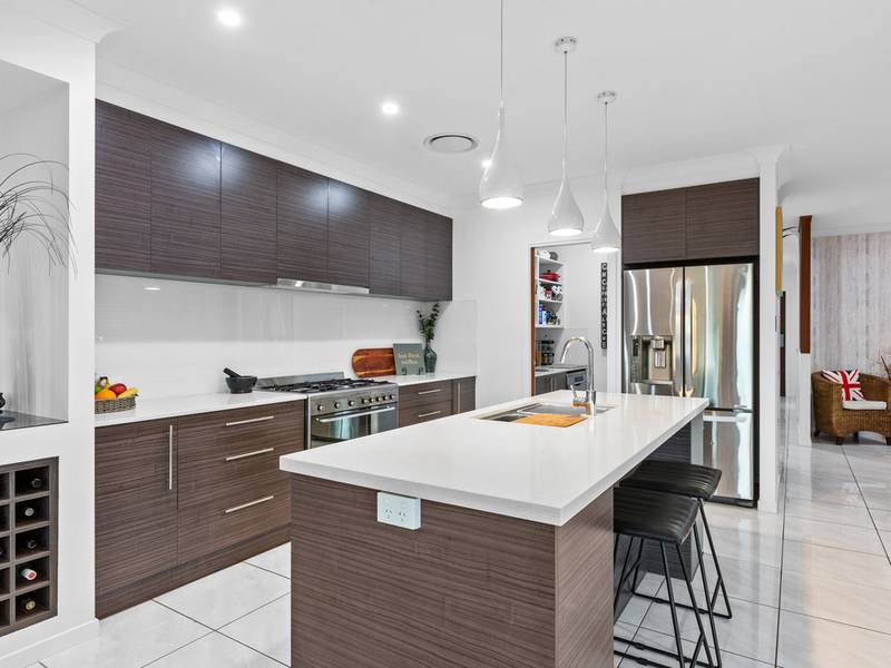 10 Nadine Crescent, THORNLANDS
