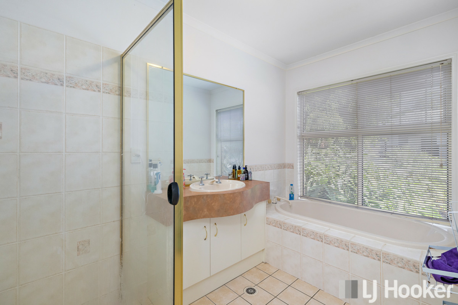 13 Mathison Court, REDLAND BAY
