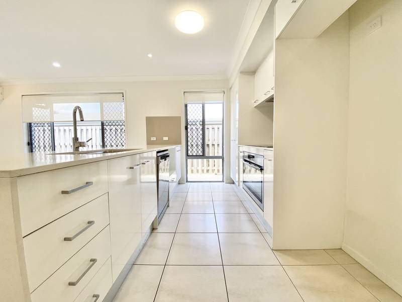 11 McBride Circuit, THORNLANDS