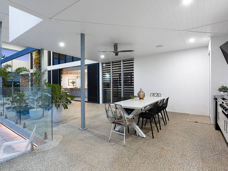 15 Nadine Crescent, THORNLANDS