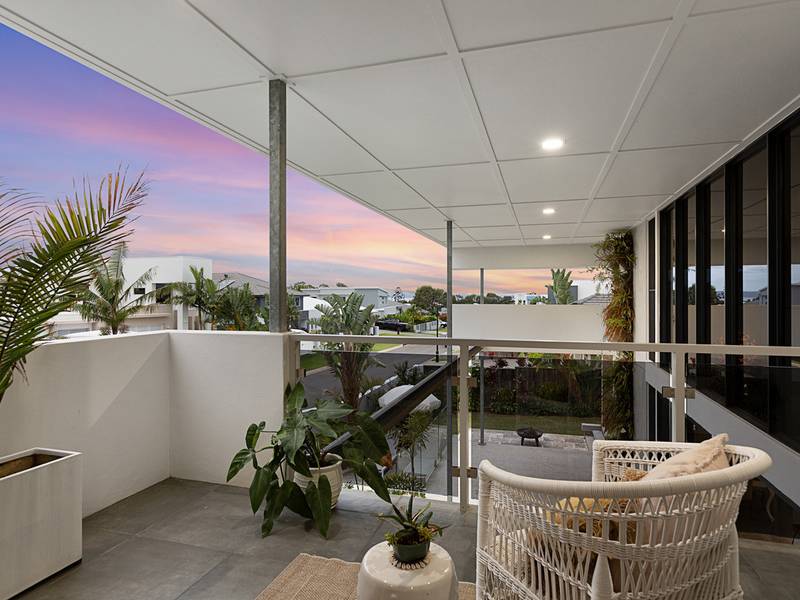 15 Nadine Crescent, THORNLANDS