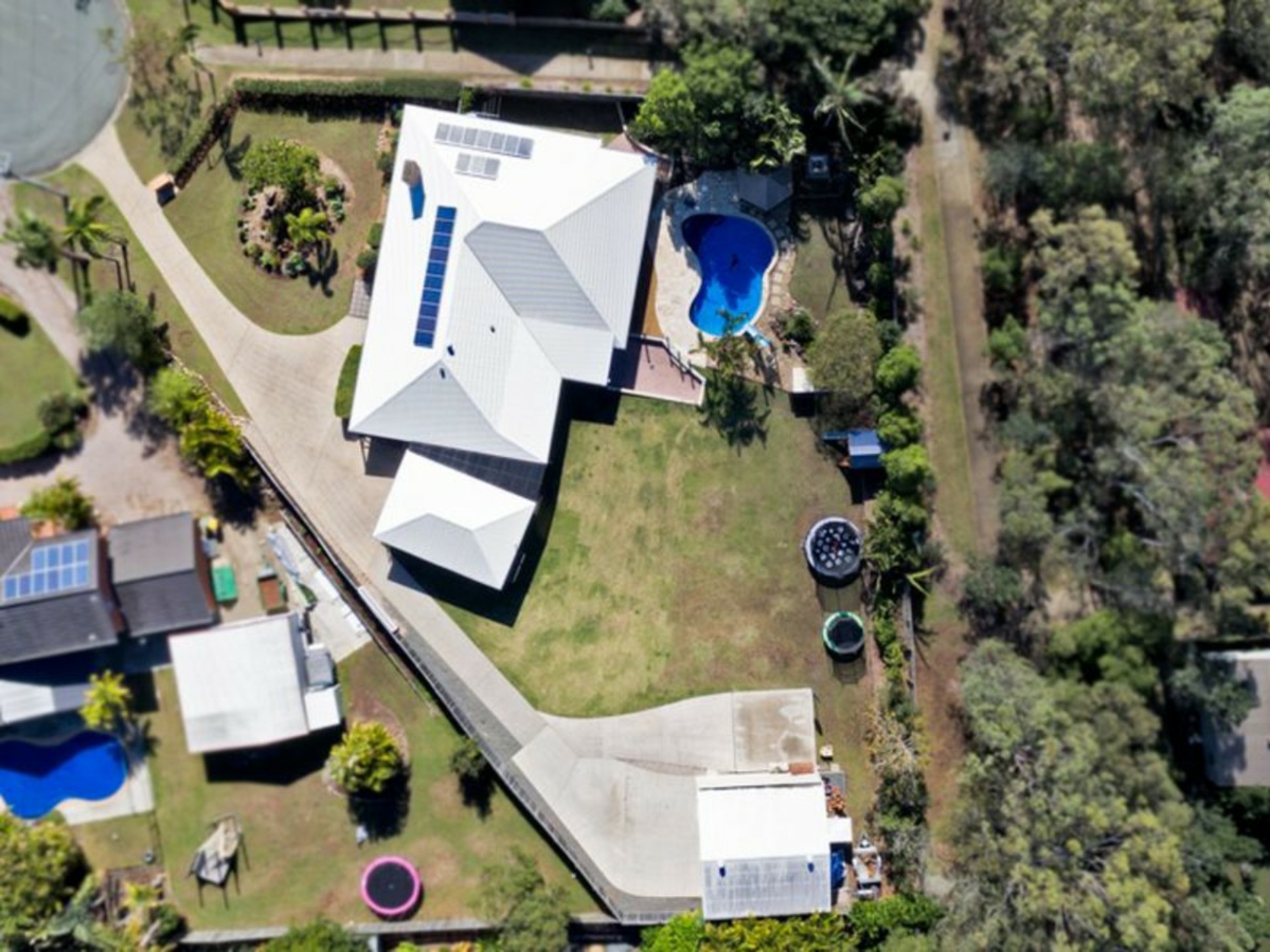 8 Caston Court, BIRKDALE