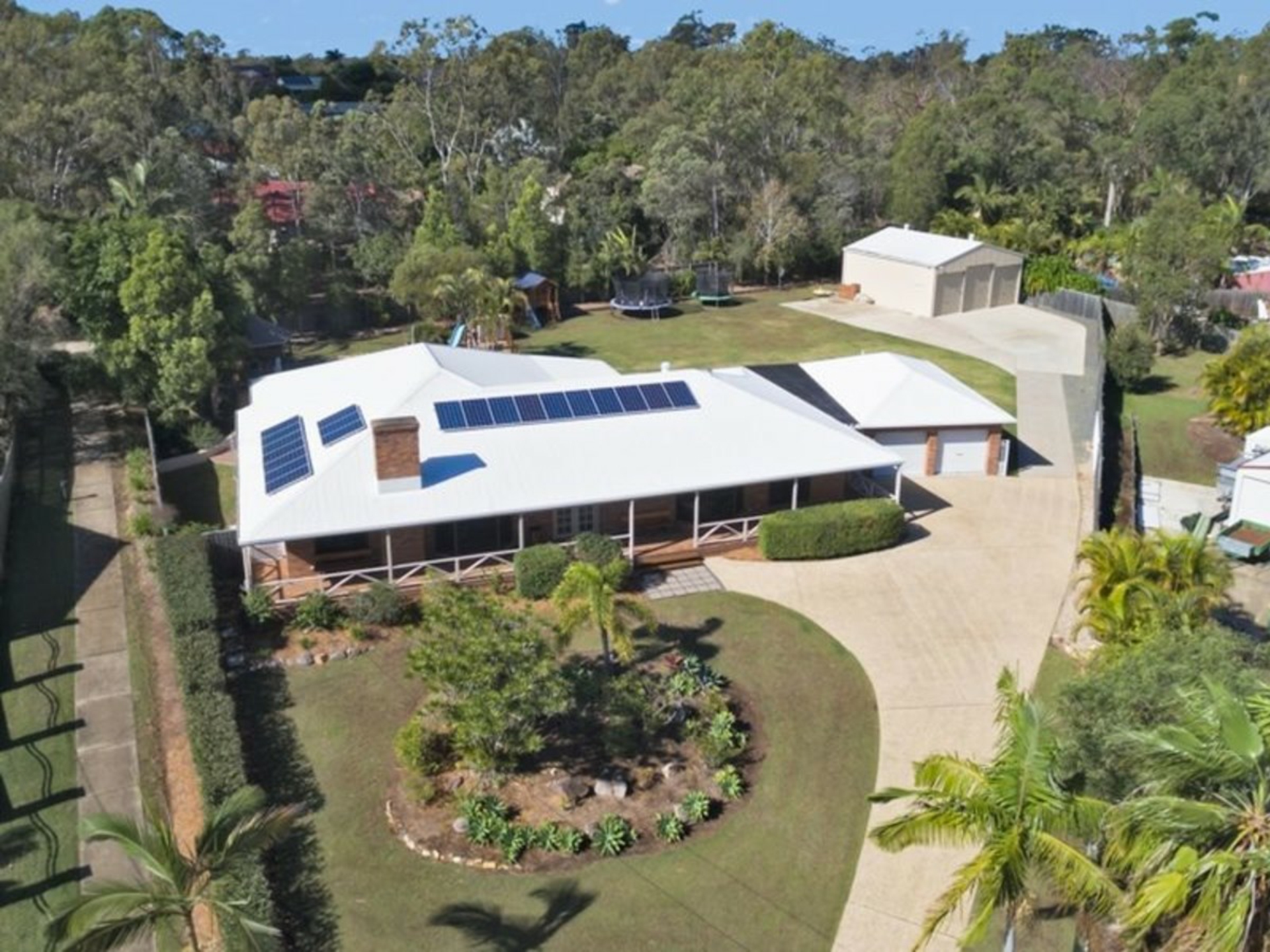 8 Caston Court, BIRKDALE