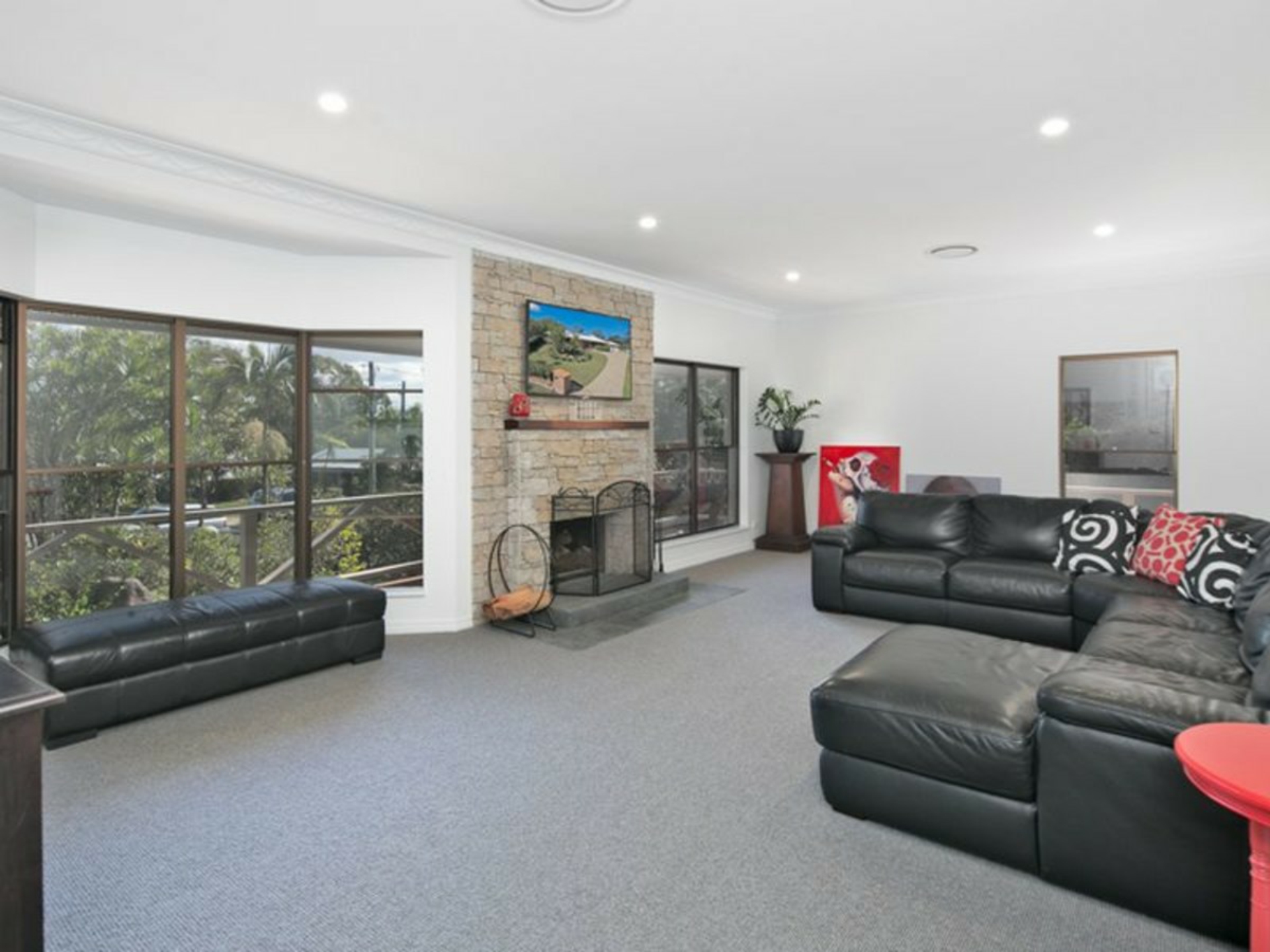 8 Caston Court, BIRKDALE