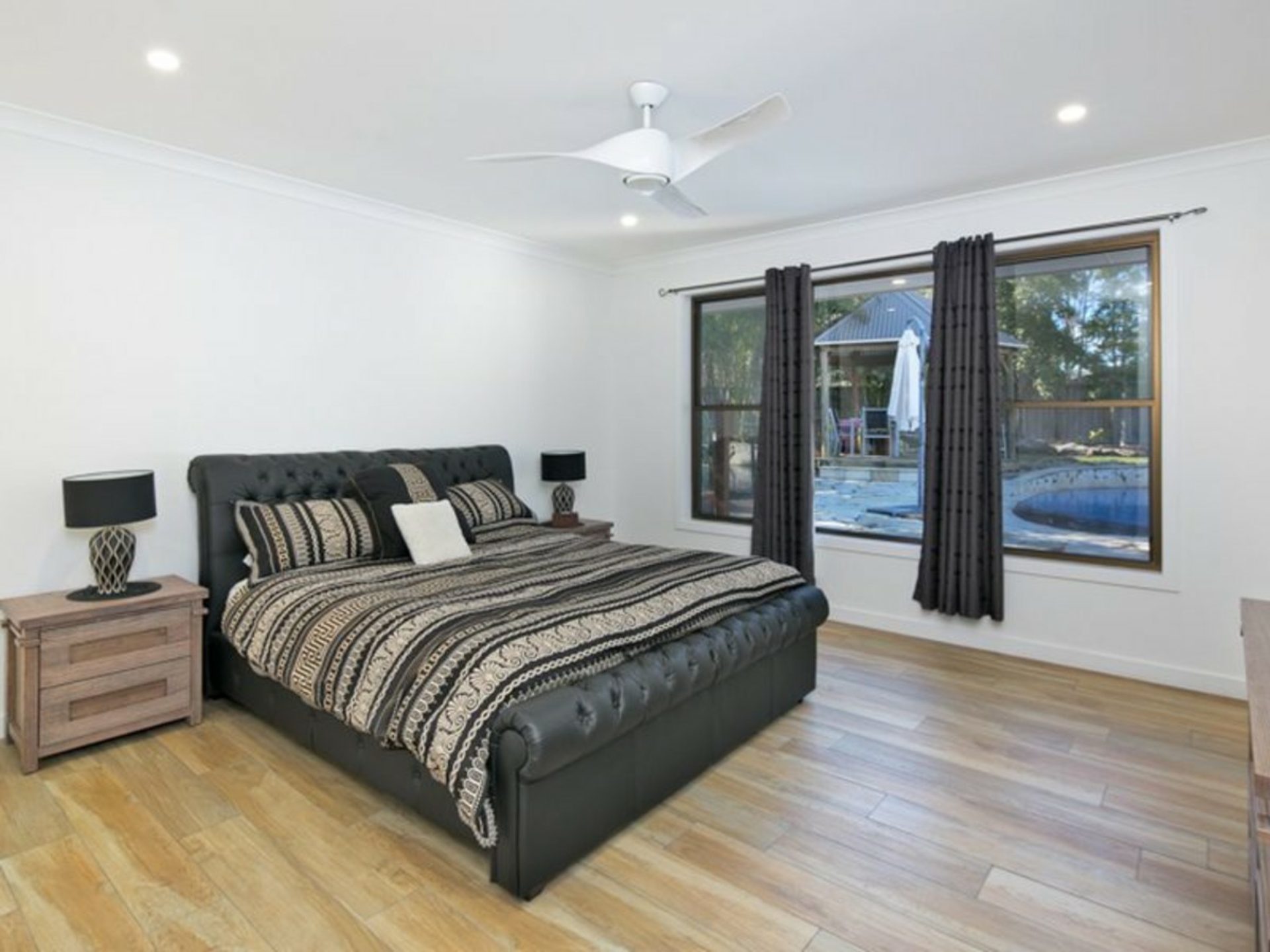 8 Caston Court, BIRKDALE