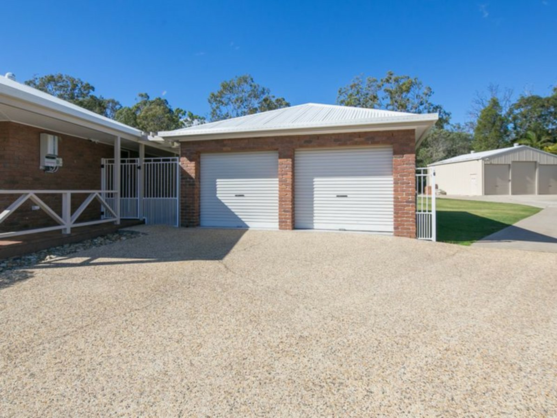 8 Caston Court, BIRKDALE