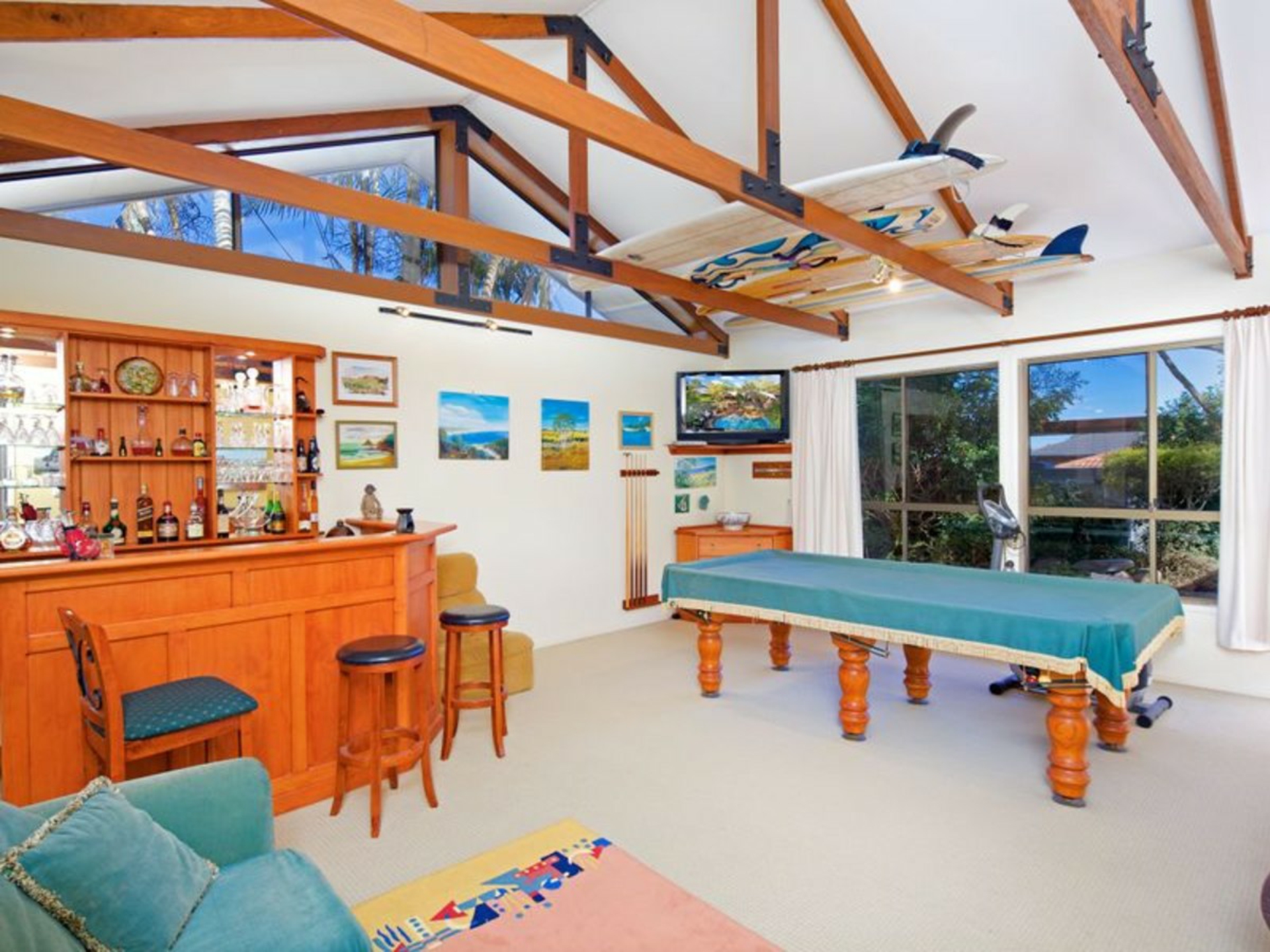 4 Stratford Court, BIRKDALE