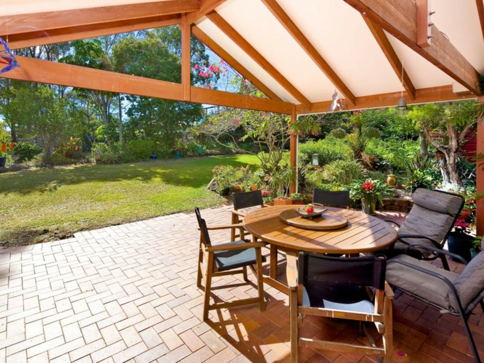4 Stratford Court, BIRKDALE