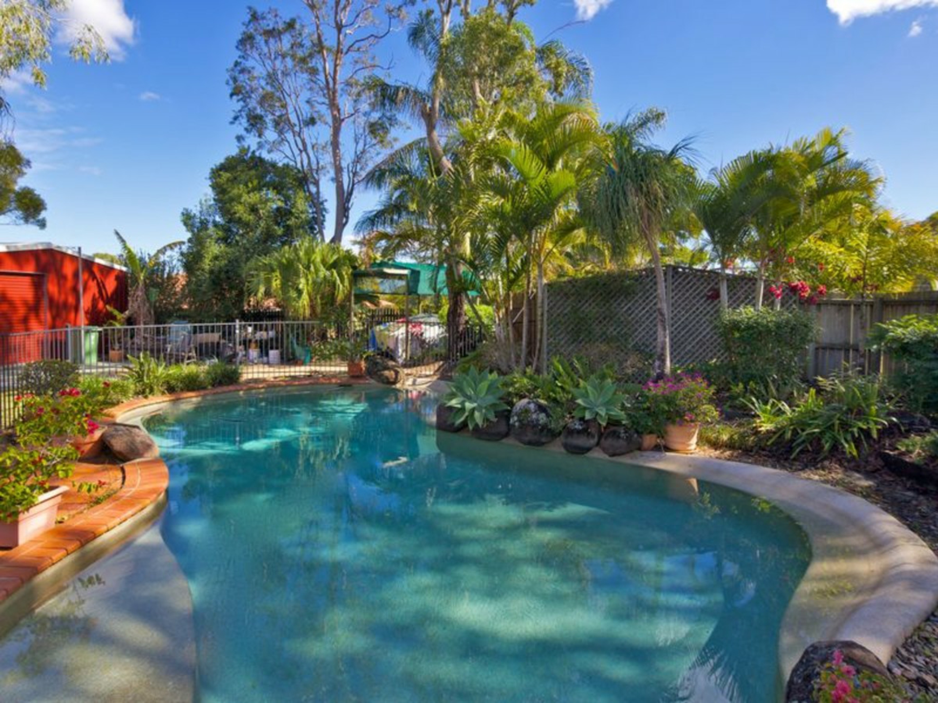 4 Stratford Court, BIRKDALE