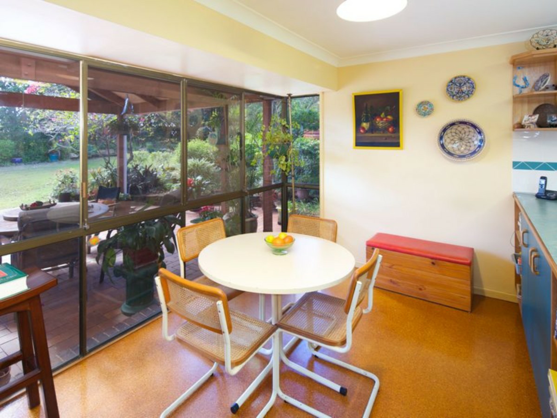 4 Stratford Court, BIRKDALE