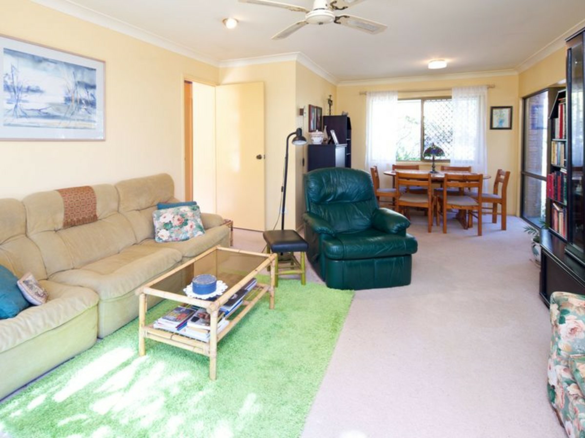 4 Stratford Court, BIRKDALE