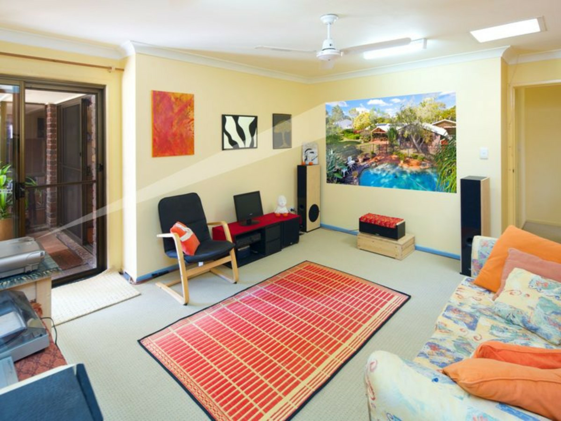 4 Stratford Court, BIRKDALE