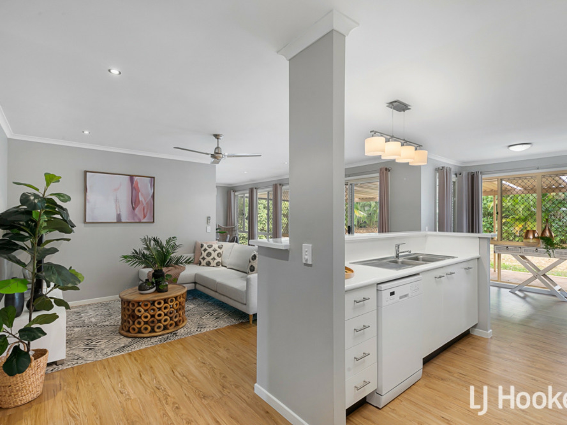 5 Finnegan Court, BIRKDALE