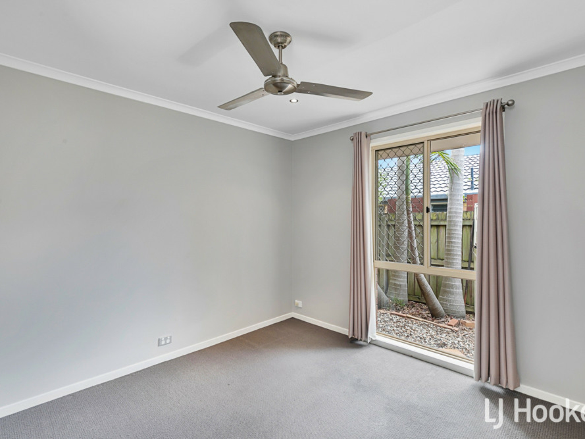 5 Finnegan Court, BIRKDALE