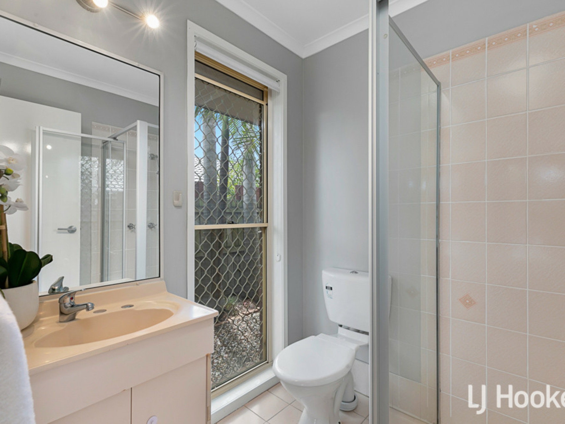 5 Finnegan Court, BIRKDALE