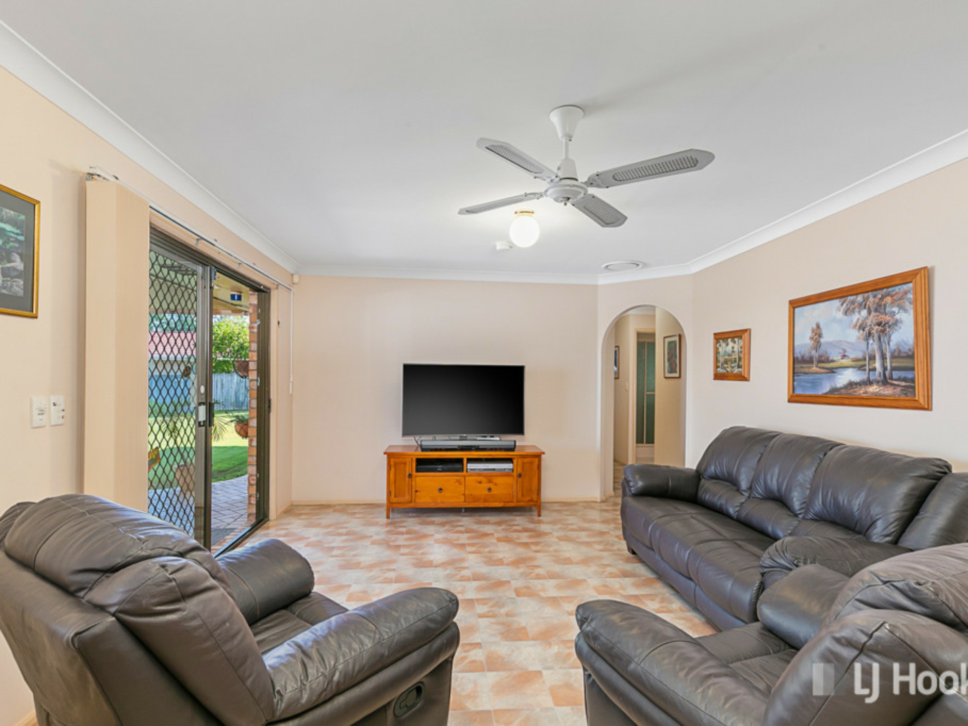 14 Glenwood Court, BIRKDALE