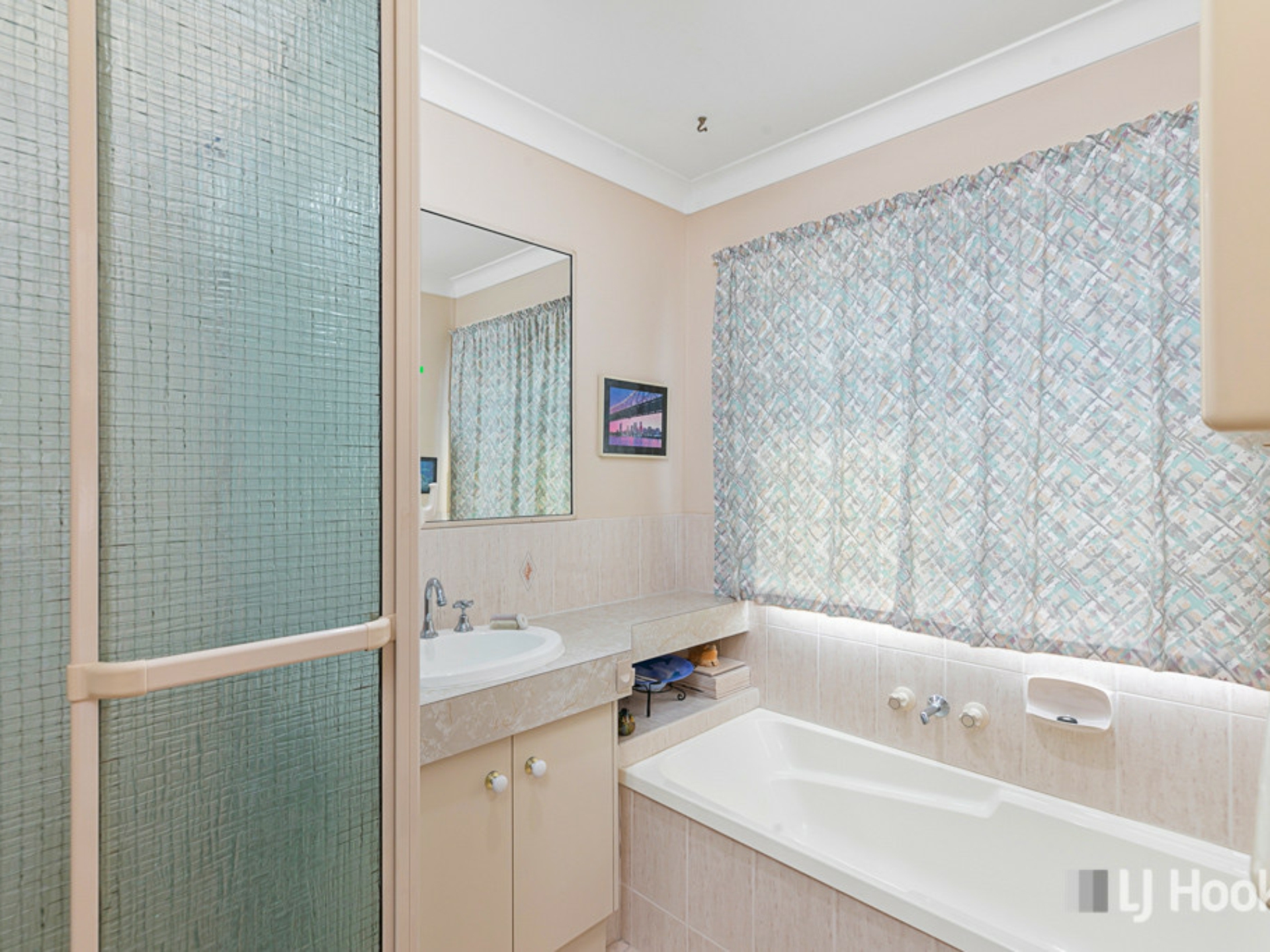 14 Glenwood Court, BIRKDALE