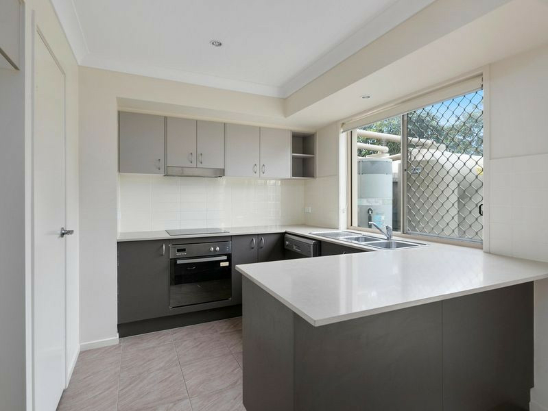 6/11 Tripcony Place Wakerley QLD - Property Details - LJ Hooker