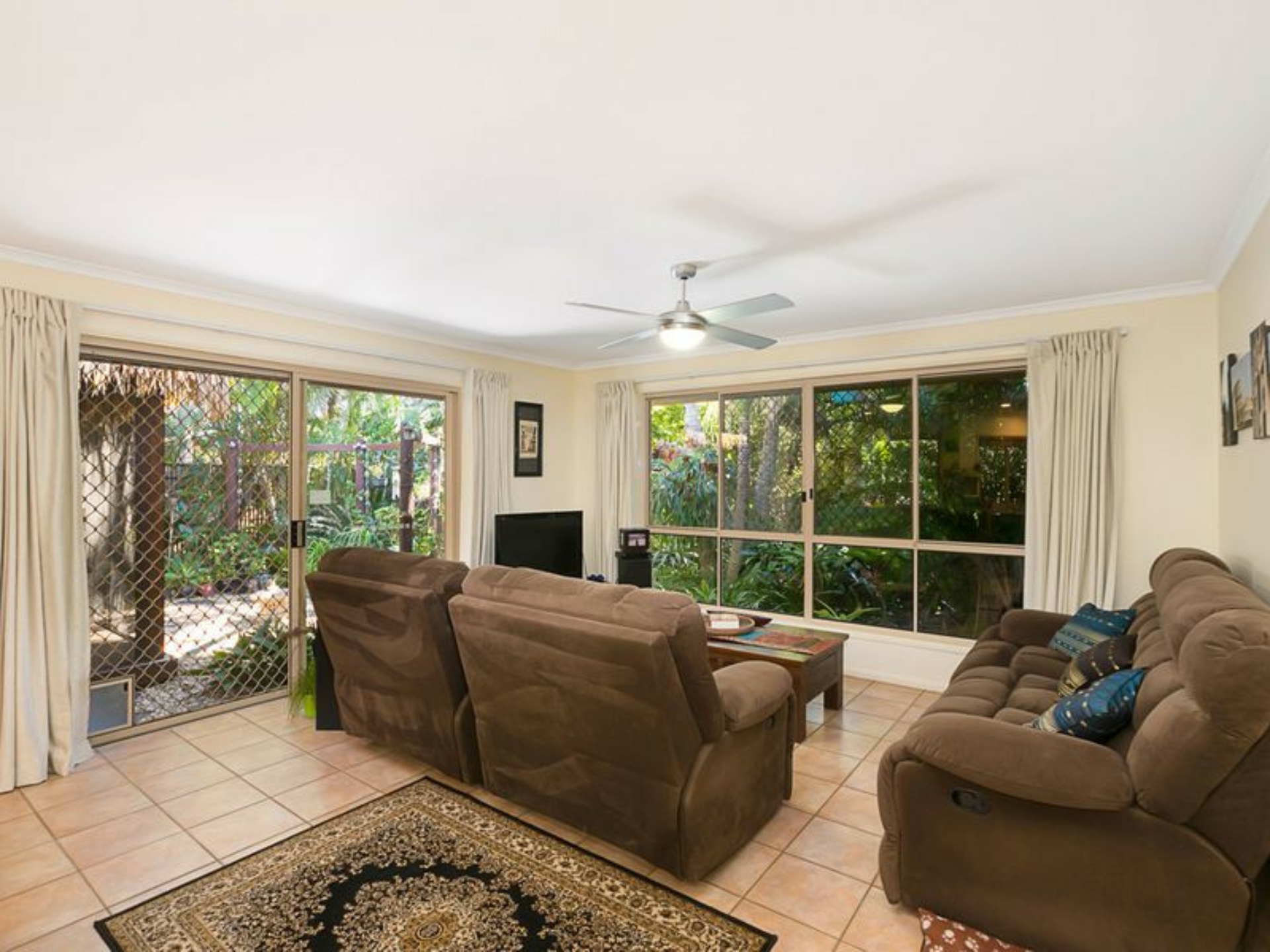 9 Bauhinia Street, BIRKDALE