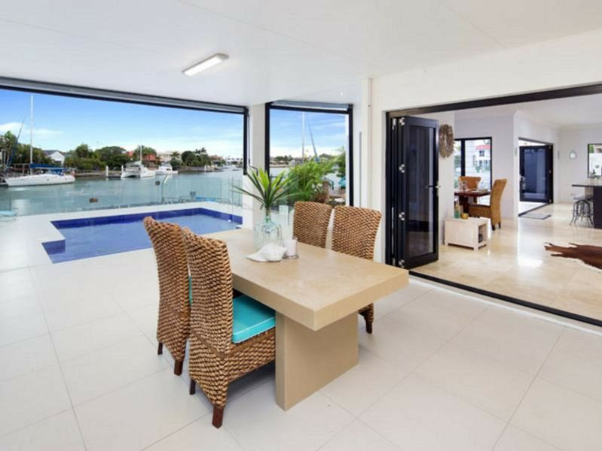 16 Marram Court, RABY BAY