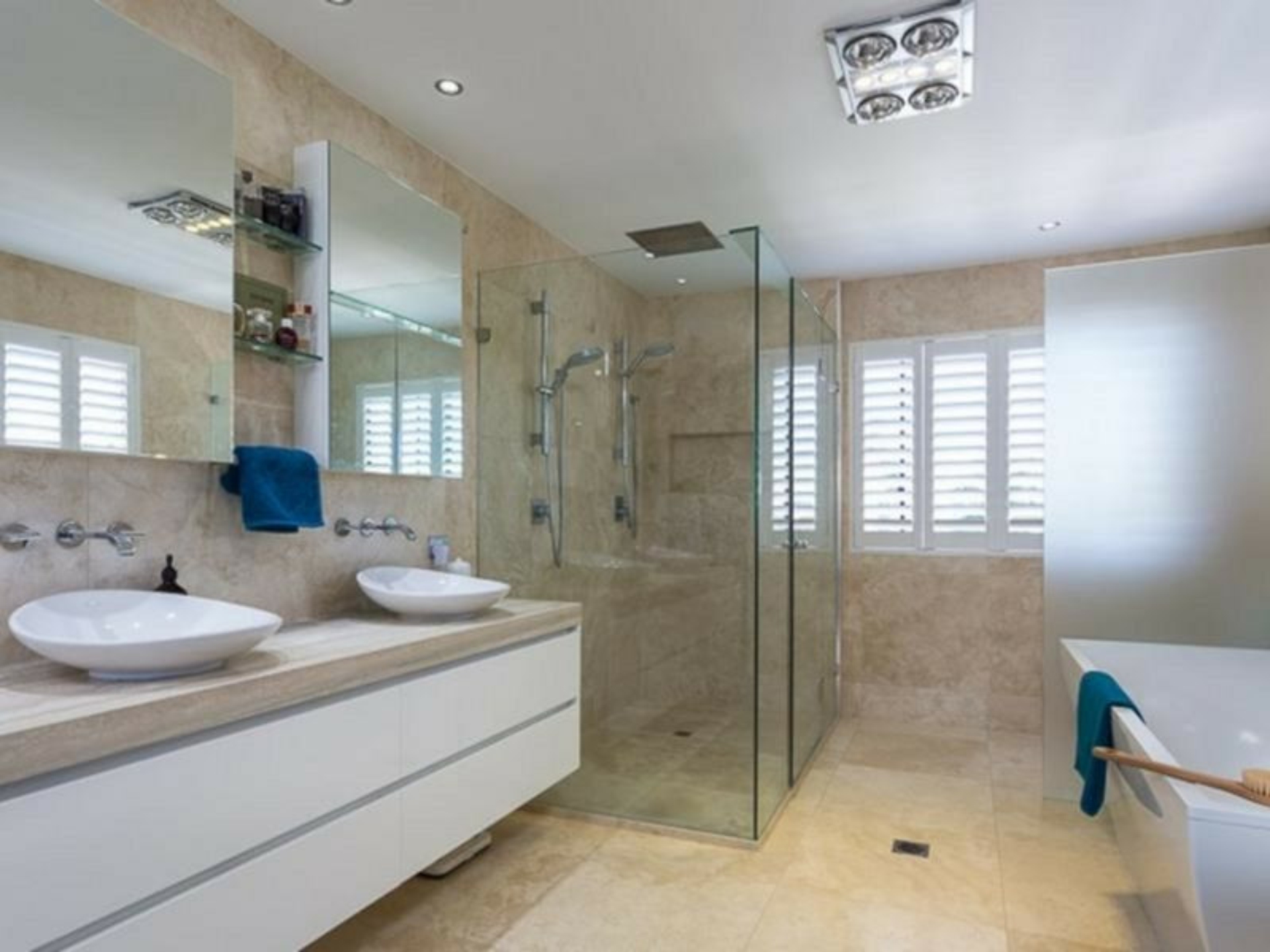 16 Marram Court, RABY BAY