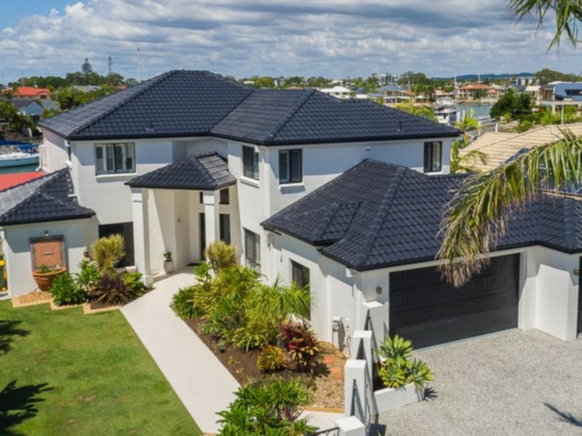16 Marram Court, RABY BAY