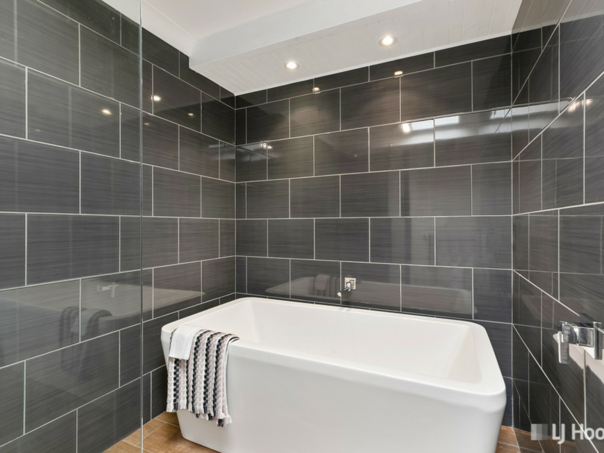 21 Barron Road, BIRKDALE
