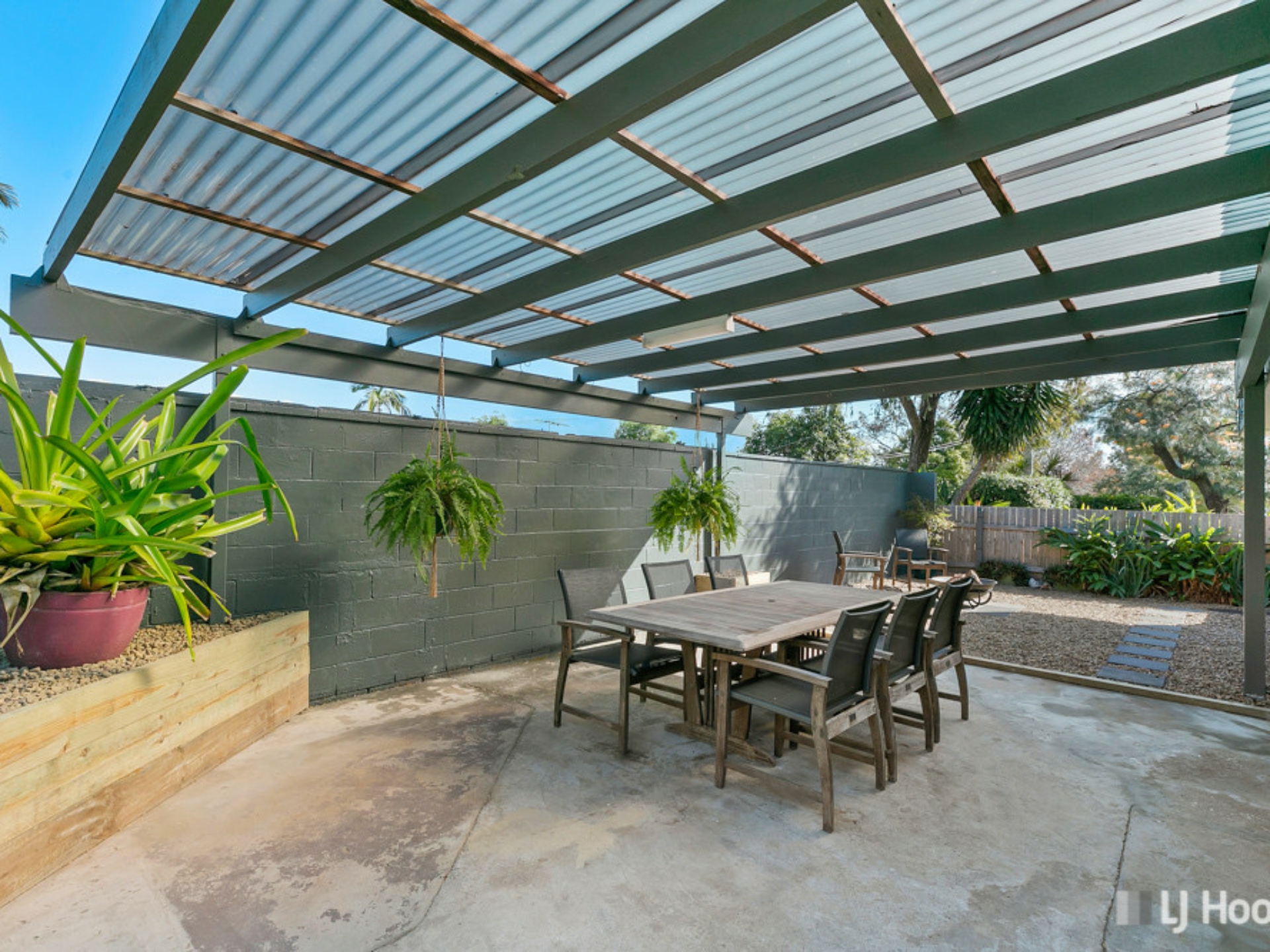 21 Barron Road, BIRKDALE