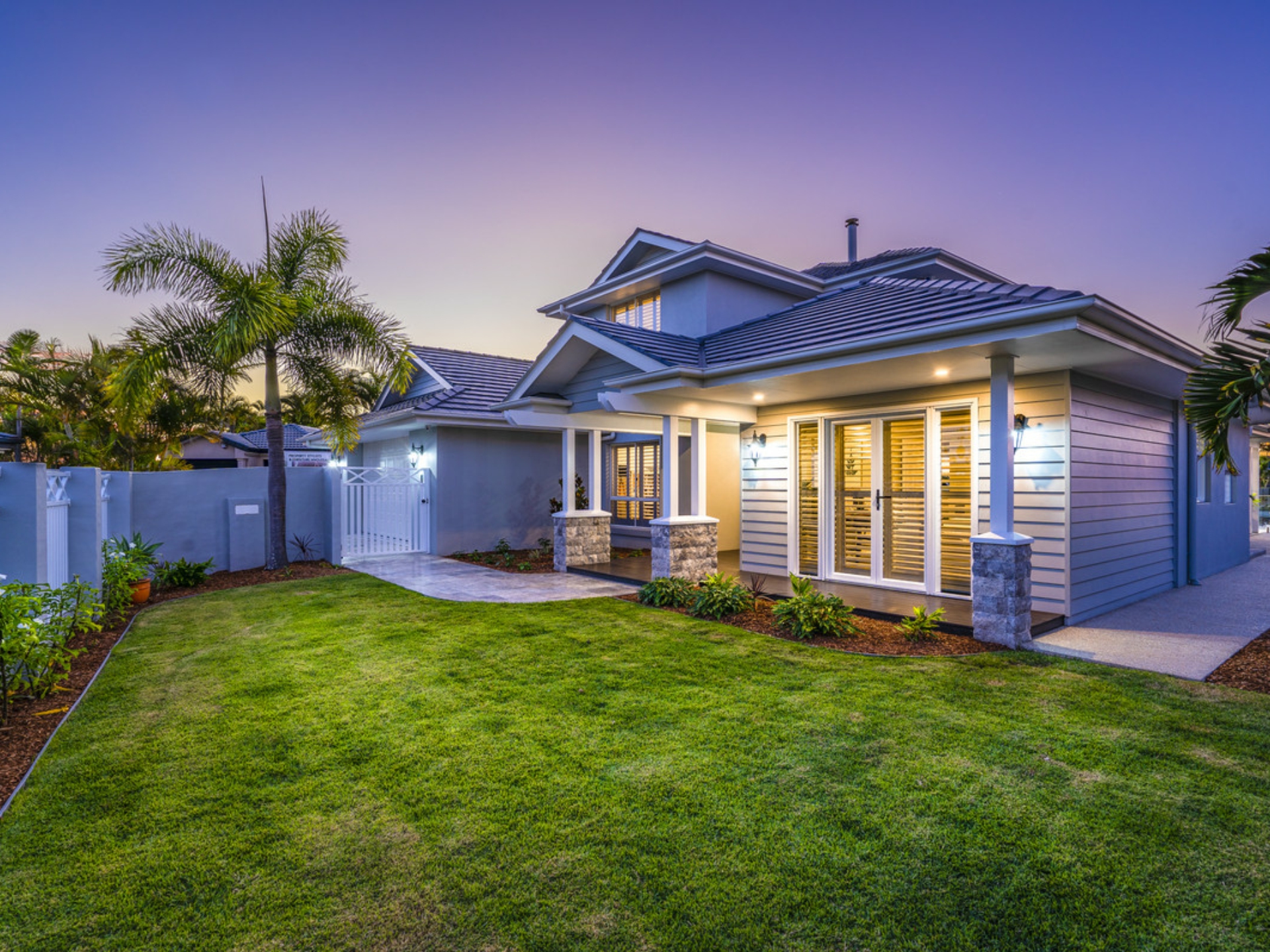 14 Kinsail Court, RABY BAY