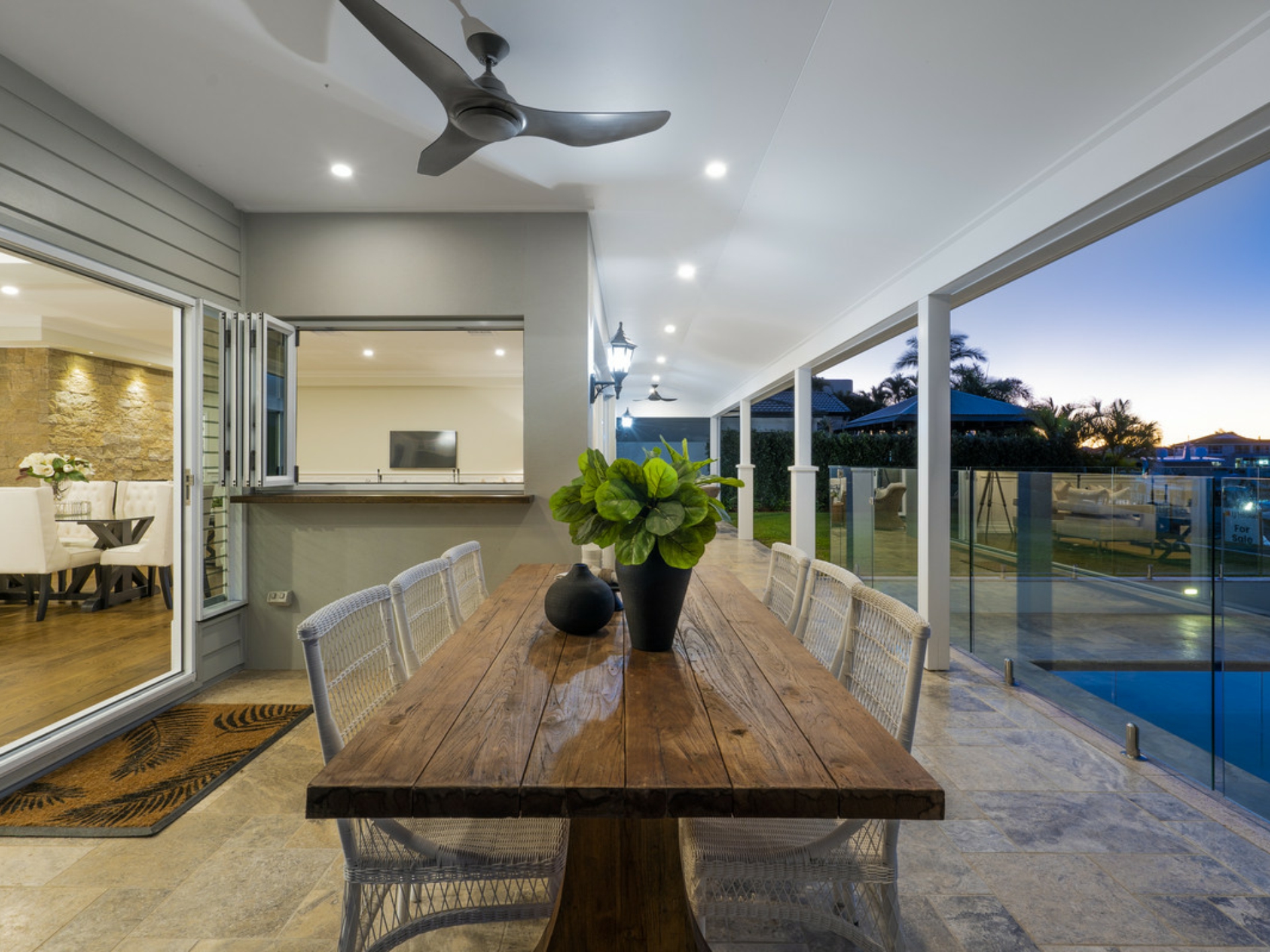 14 Kinsail Court, RABY BAY