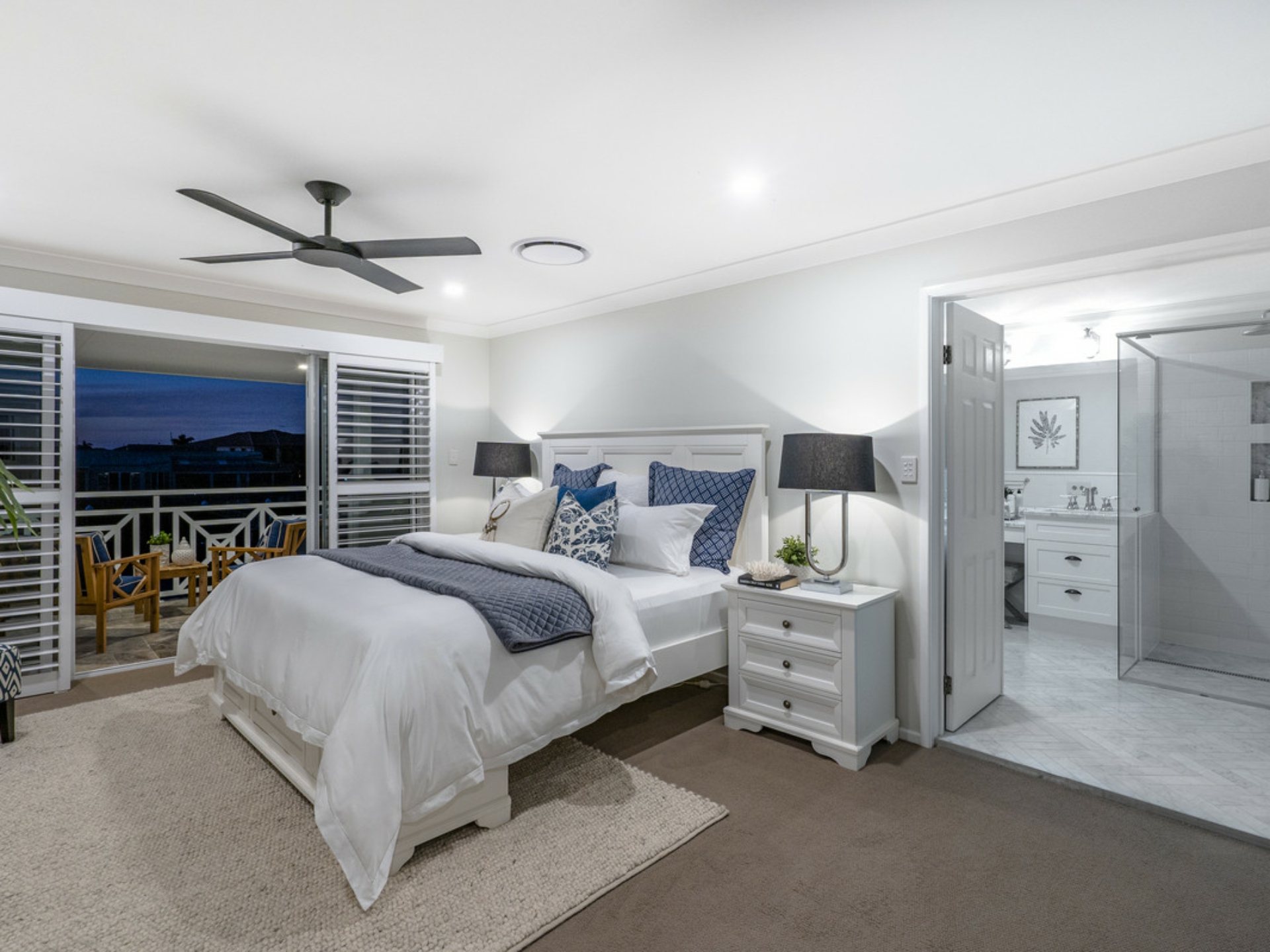 14 Kinsail Court, RABY BAY