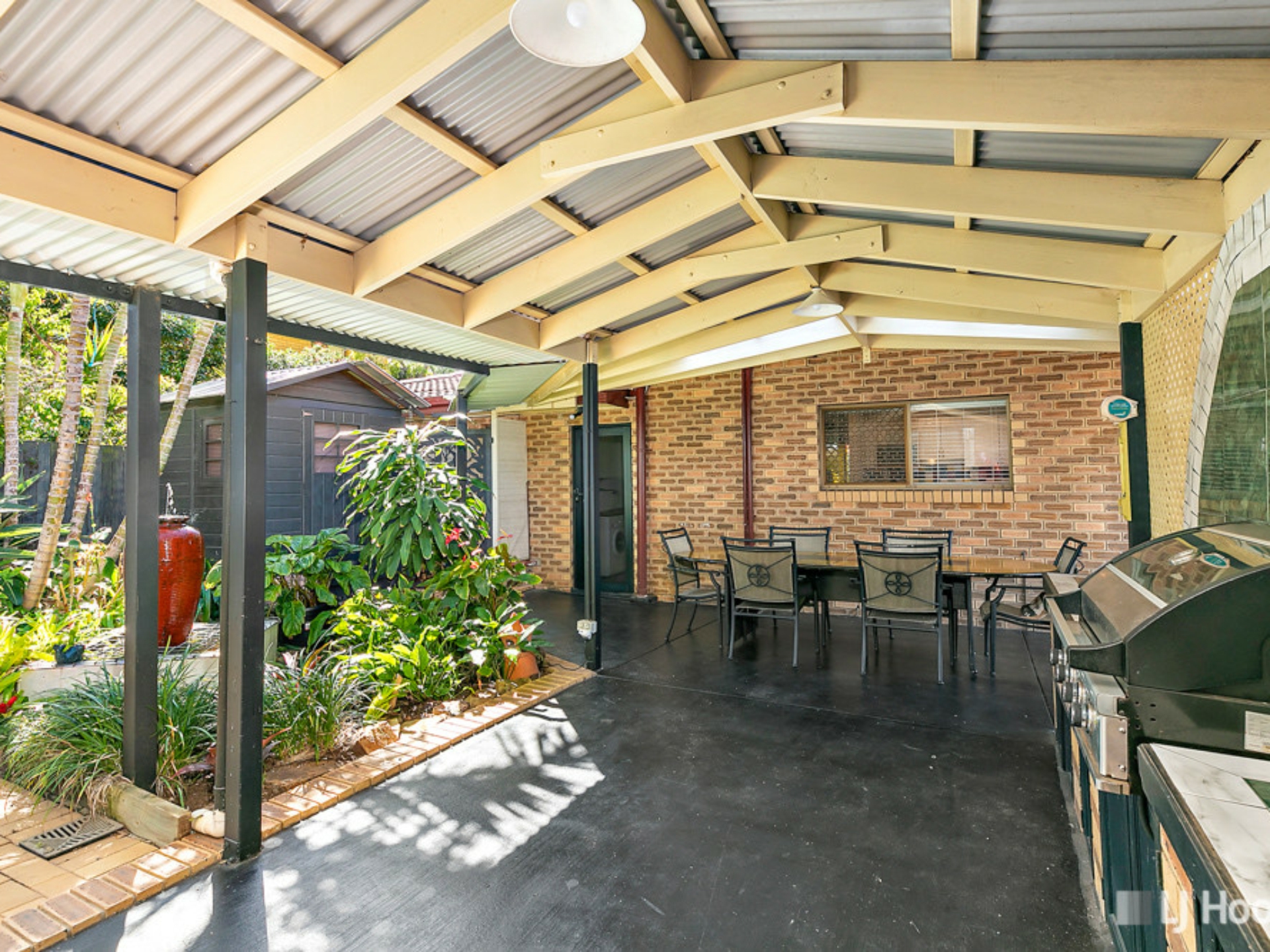 10 Victor Street, BIRKDALE