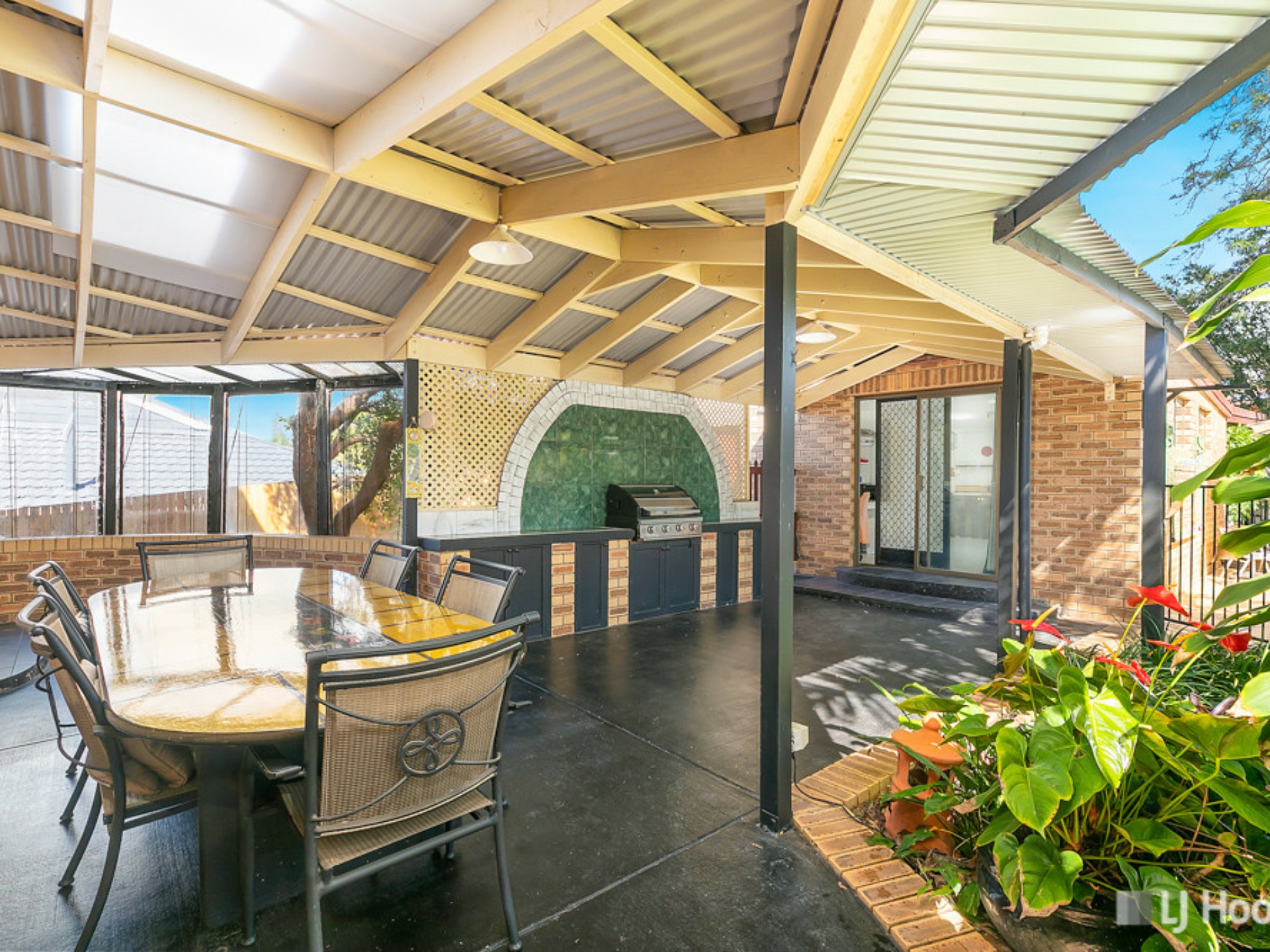 10 Victor Street, BIRKDALE