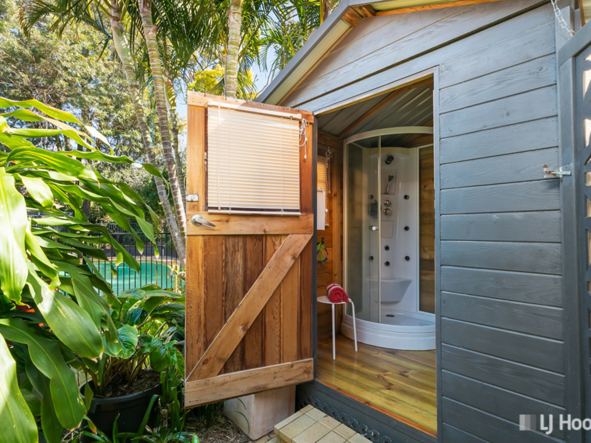 10 Victor Street, BIRKDALE
