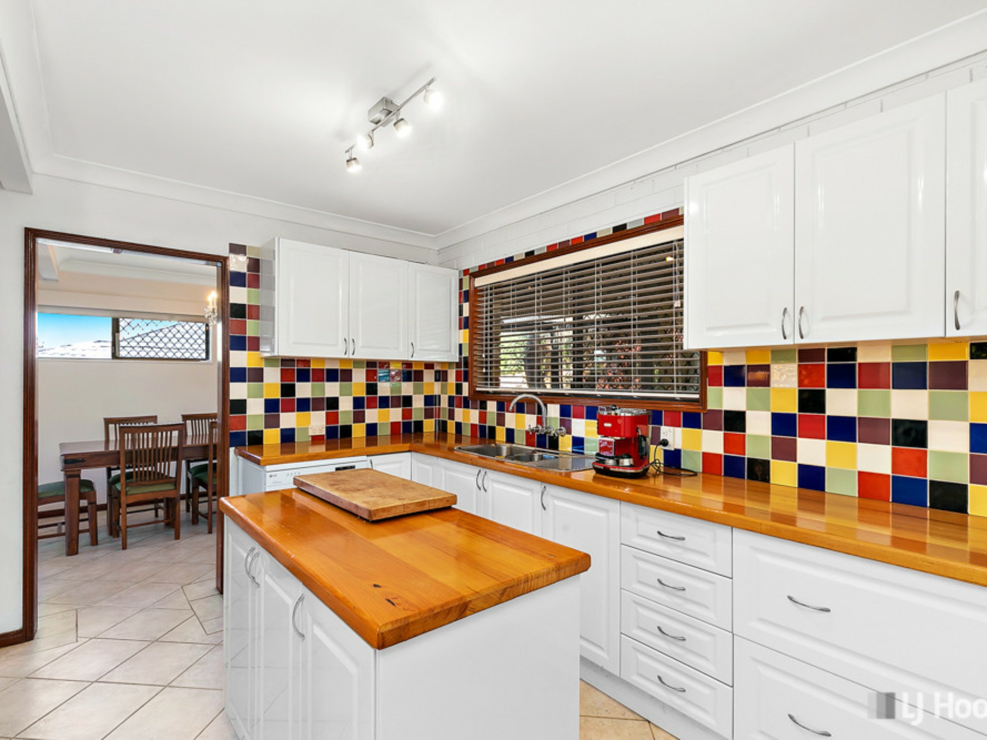 10 Victor Street, BIRKDALE