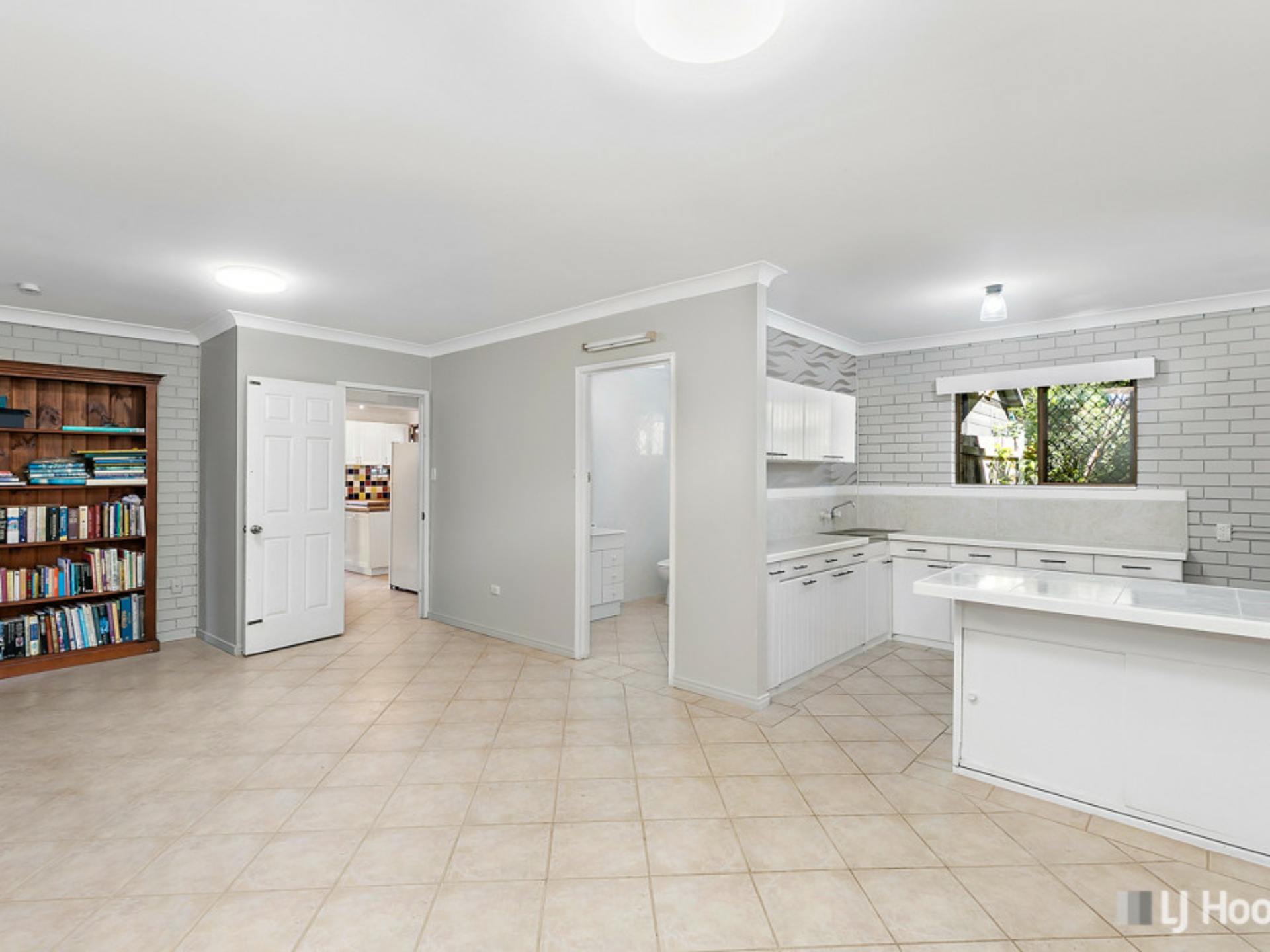 10 Victor Street, BIRKDALE