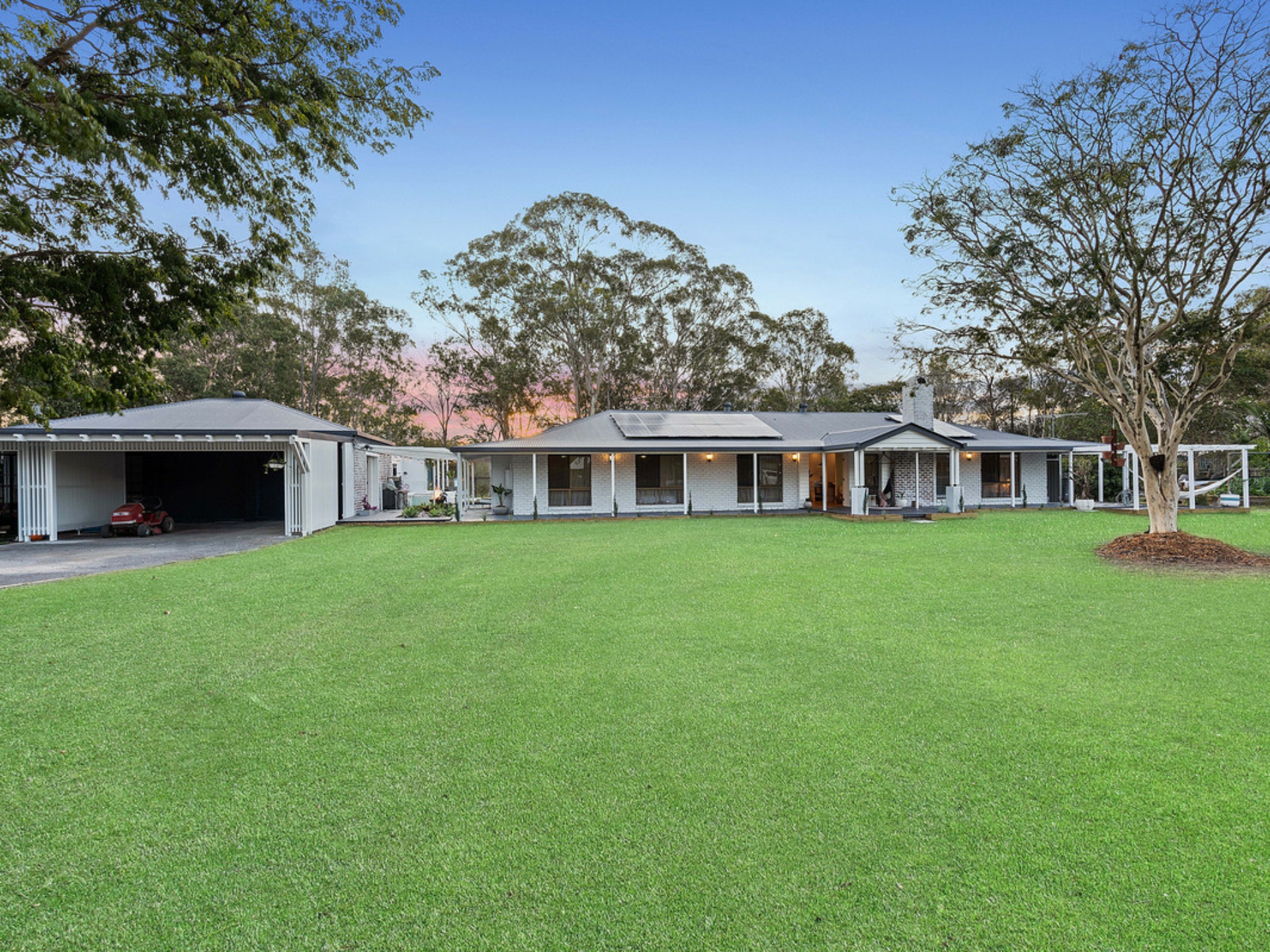 2 Whitehall Avenue, BIRKDALE