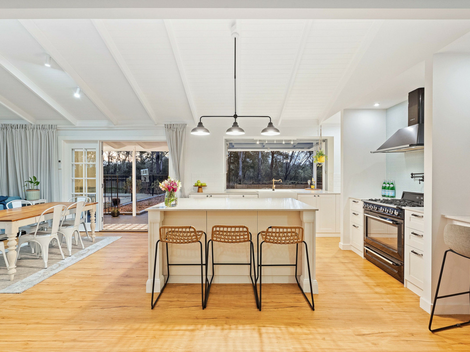 2 Whitehall Avenue, BIRKDALE