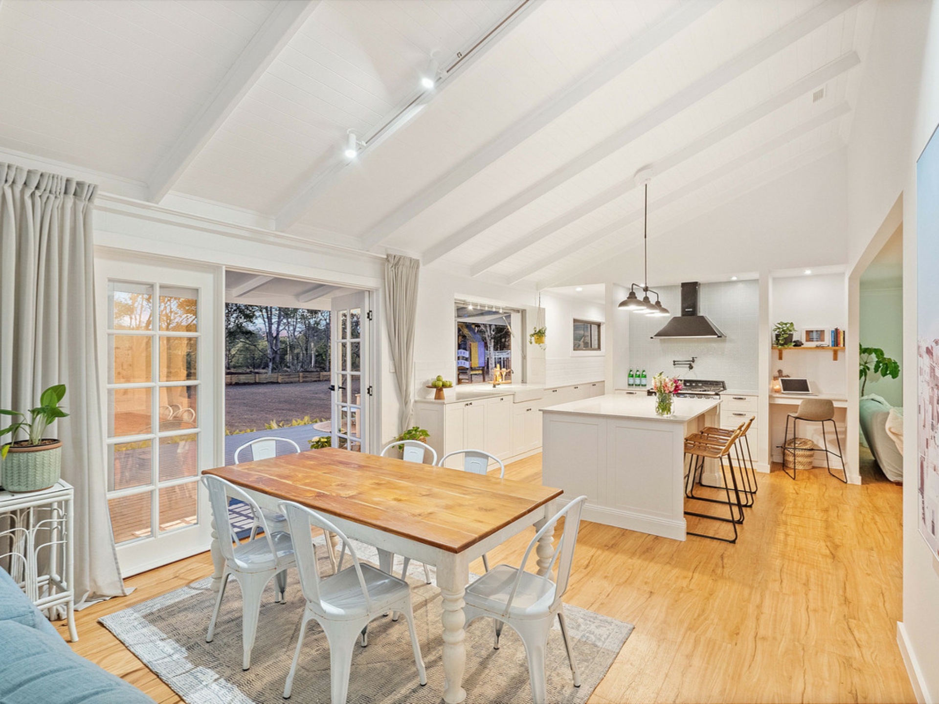 2 Whitehall Avenue, BIRKDALE