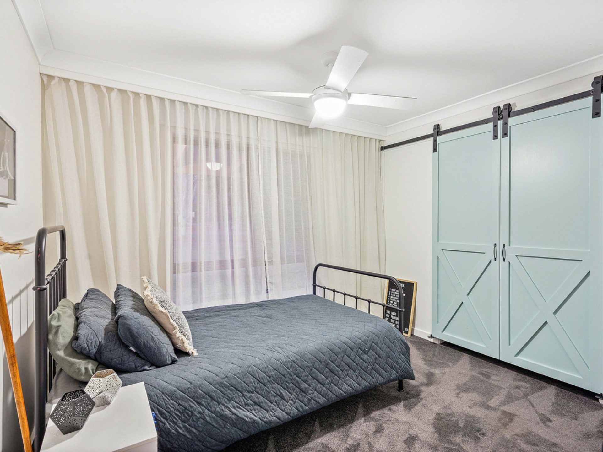 2 Whitehall Avenue, BIRKDALE