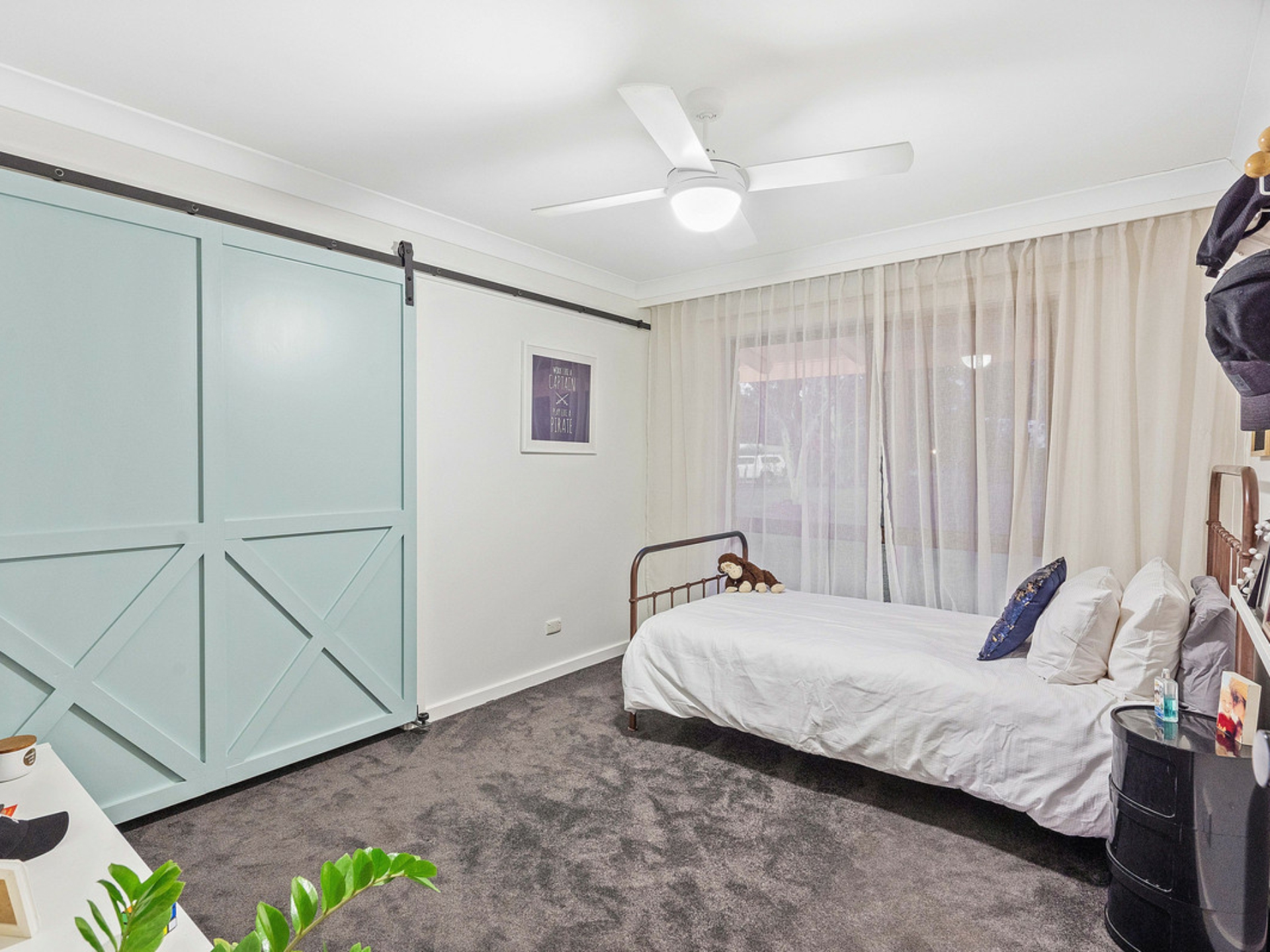 2 Whitehall Avenue, BIRKDALE