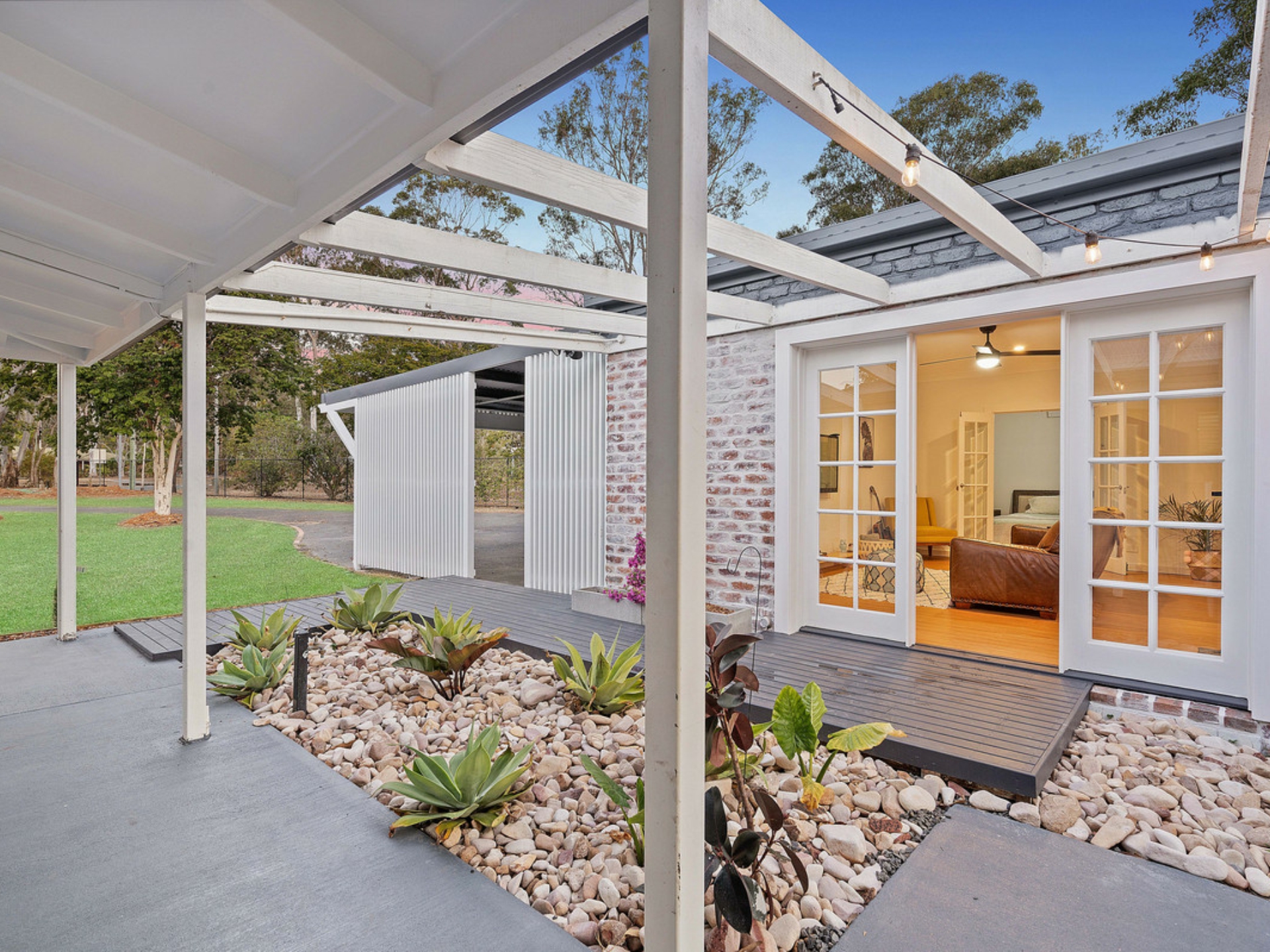 2 Whitehall Avenue, BIRKDALE