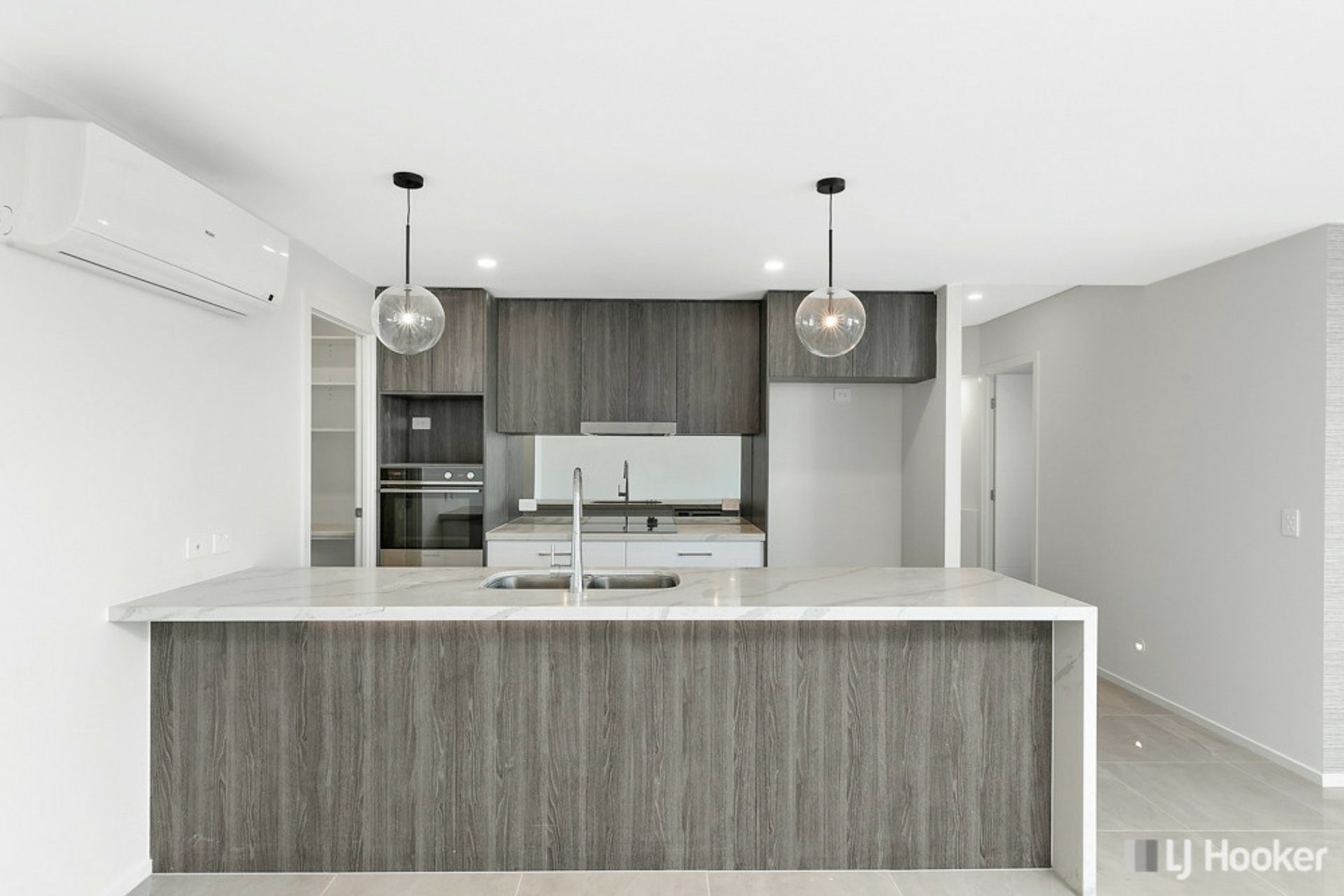95/45 Shore Street East, CLEVELAND